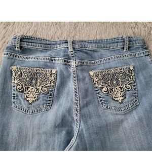 Reba Woman Thick Stitch Jeans Stretch Cropped Tapered Leg Embellished Denim 16W